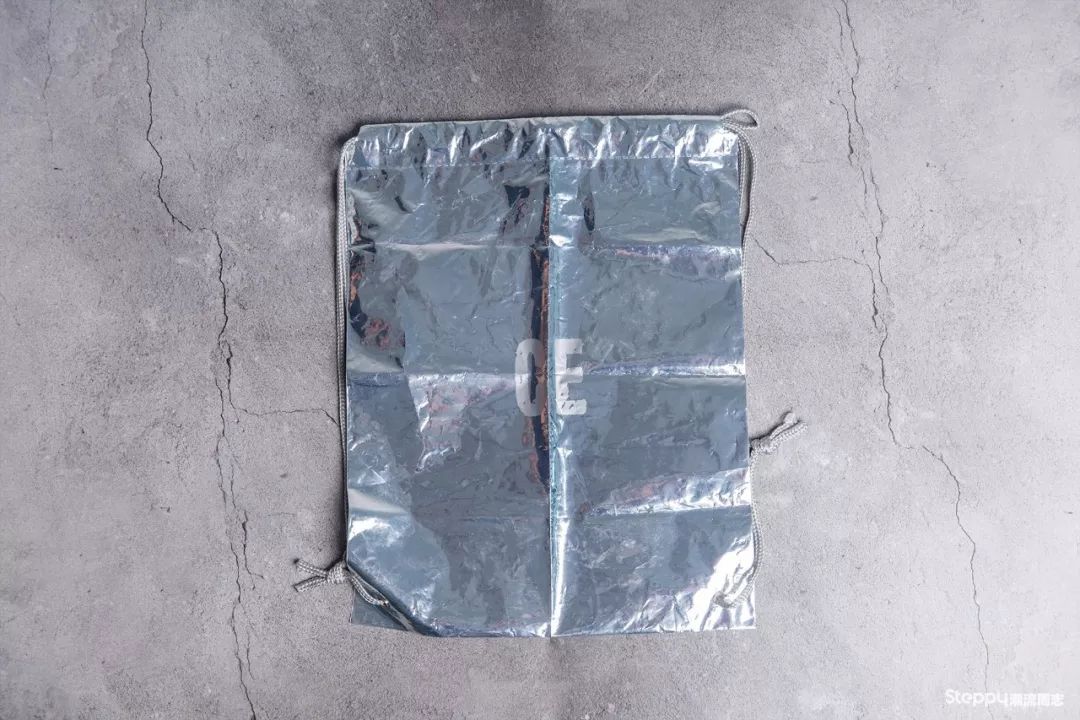 很想问问，你们有收集品牌包装袋或吊牌的癖好吗？