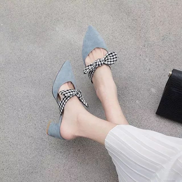 半个娱乐圈的女星都靠ta轰炸红毯！软底舒适、巨显腿长，回头率200%