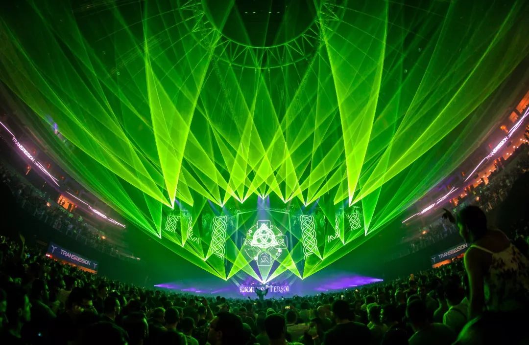 电击你的小心脏~电音泳池派对，拉开交广狂欢泼水节序幕