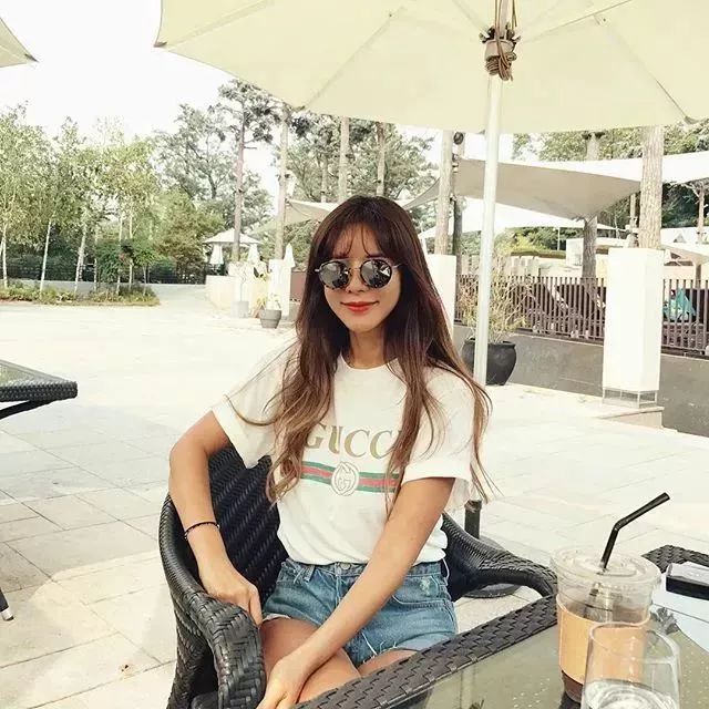 42岁翘臀“老阿姨”迷倒小16岁男友:年龄从来都不是借口