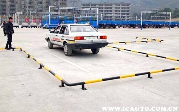 倒车修正方向顺口溜,a2倒车入库口诀顺口溜