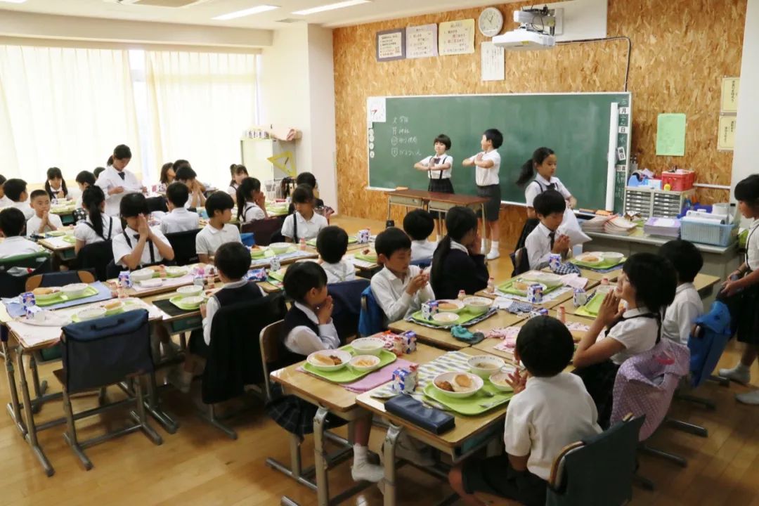 为什么现在人都喜欢去日本 (为什么很多人喜欢去日本)