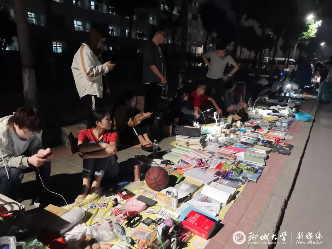 走过路过不要错过摆地摊视频,走过路过不要错过小商品商场