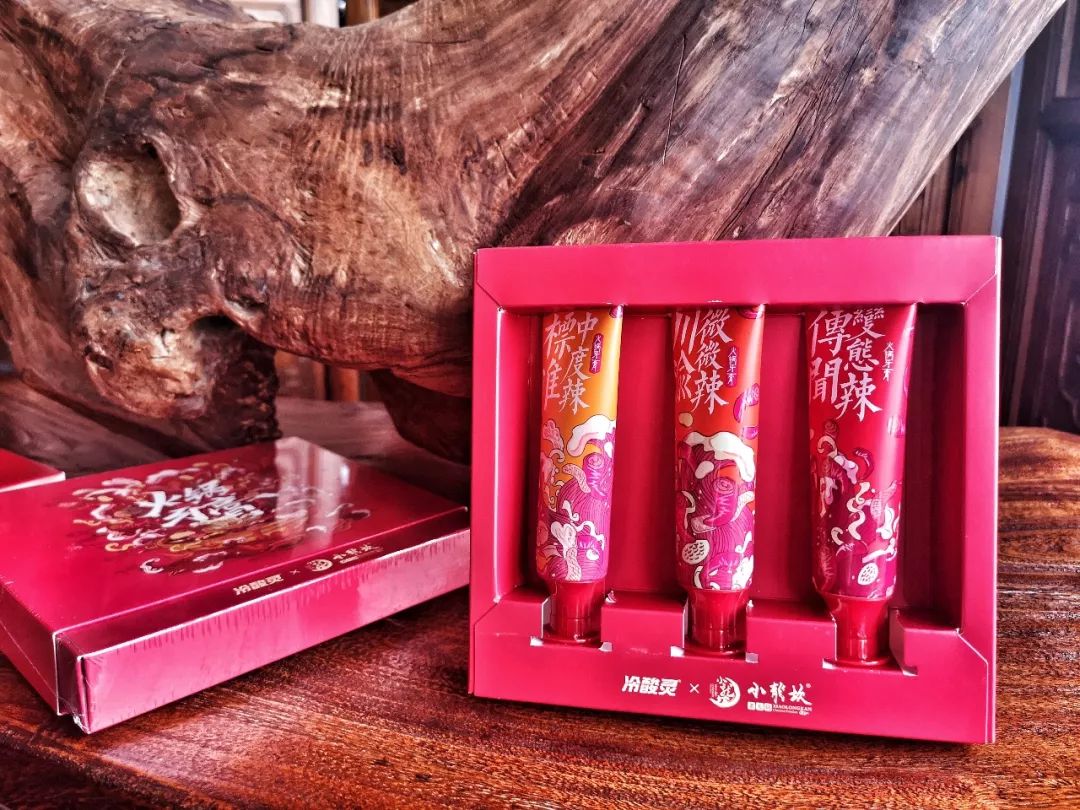 真露烧酒牙膏VS小龙坎火锅牙膏，刷个牙都这么硬核了？