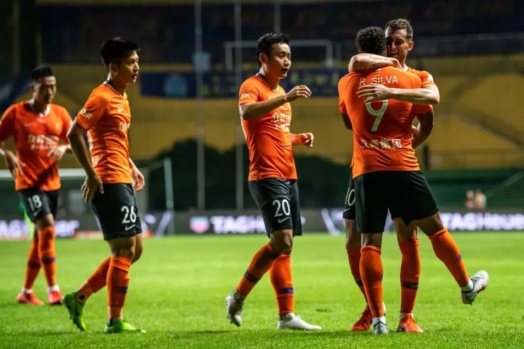 逆转夺冠震撼瞬间,武汉卓尔2:2绝平梅县铁汉