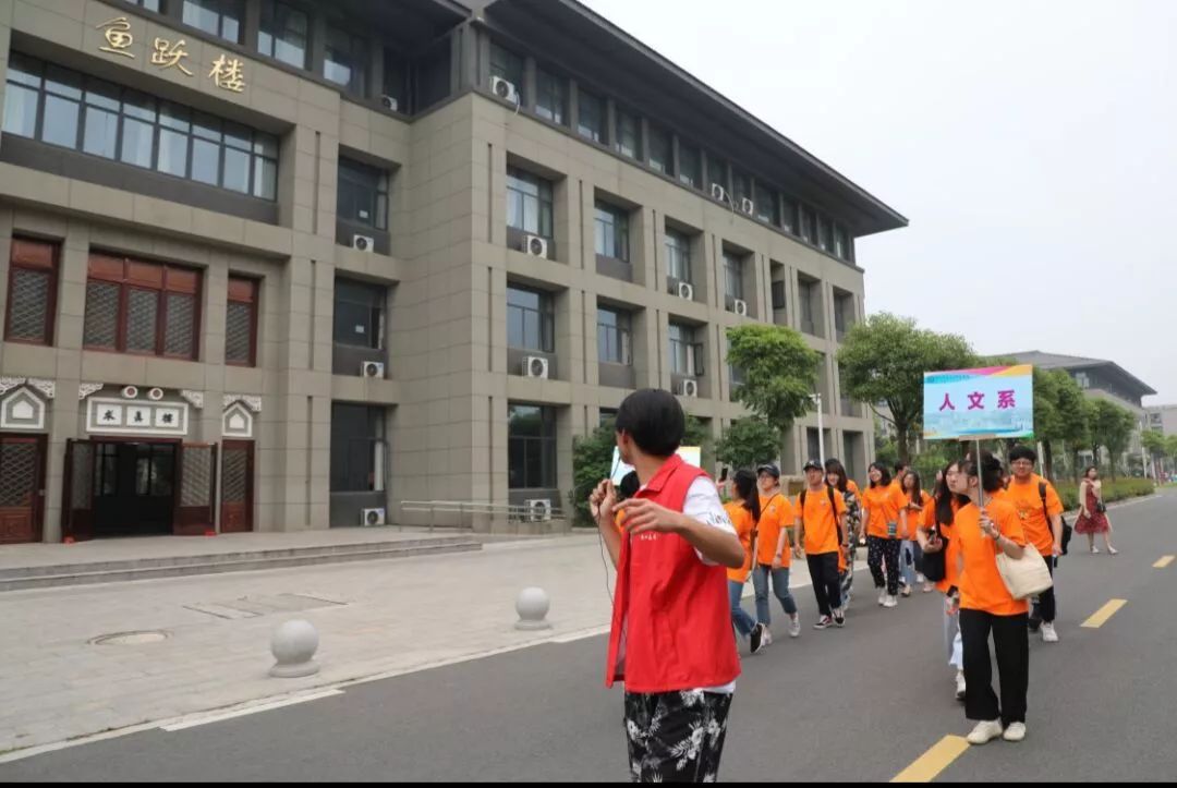 欢迎同学们回来母校学习,欢迎校友们常回家看看