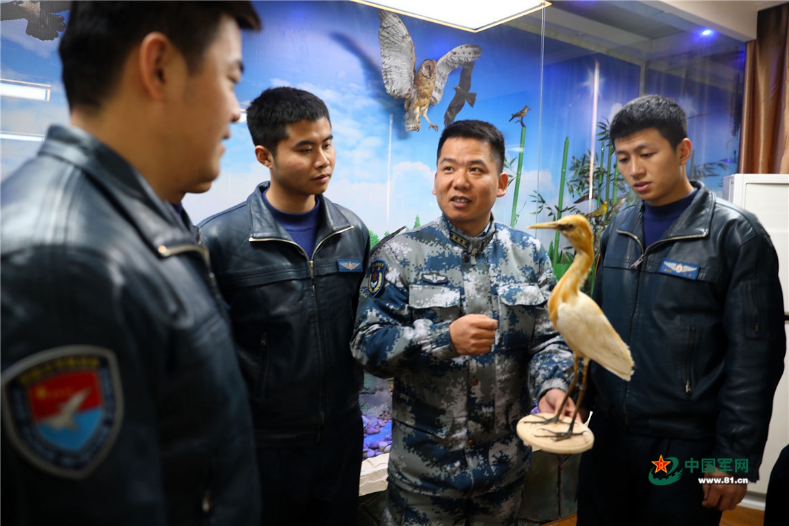 夜航驾驶船,夜航飞机巡逻