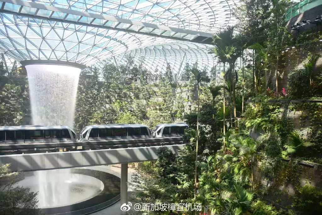 体验19个小时飞机,体验时间最长的航班