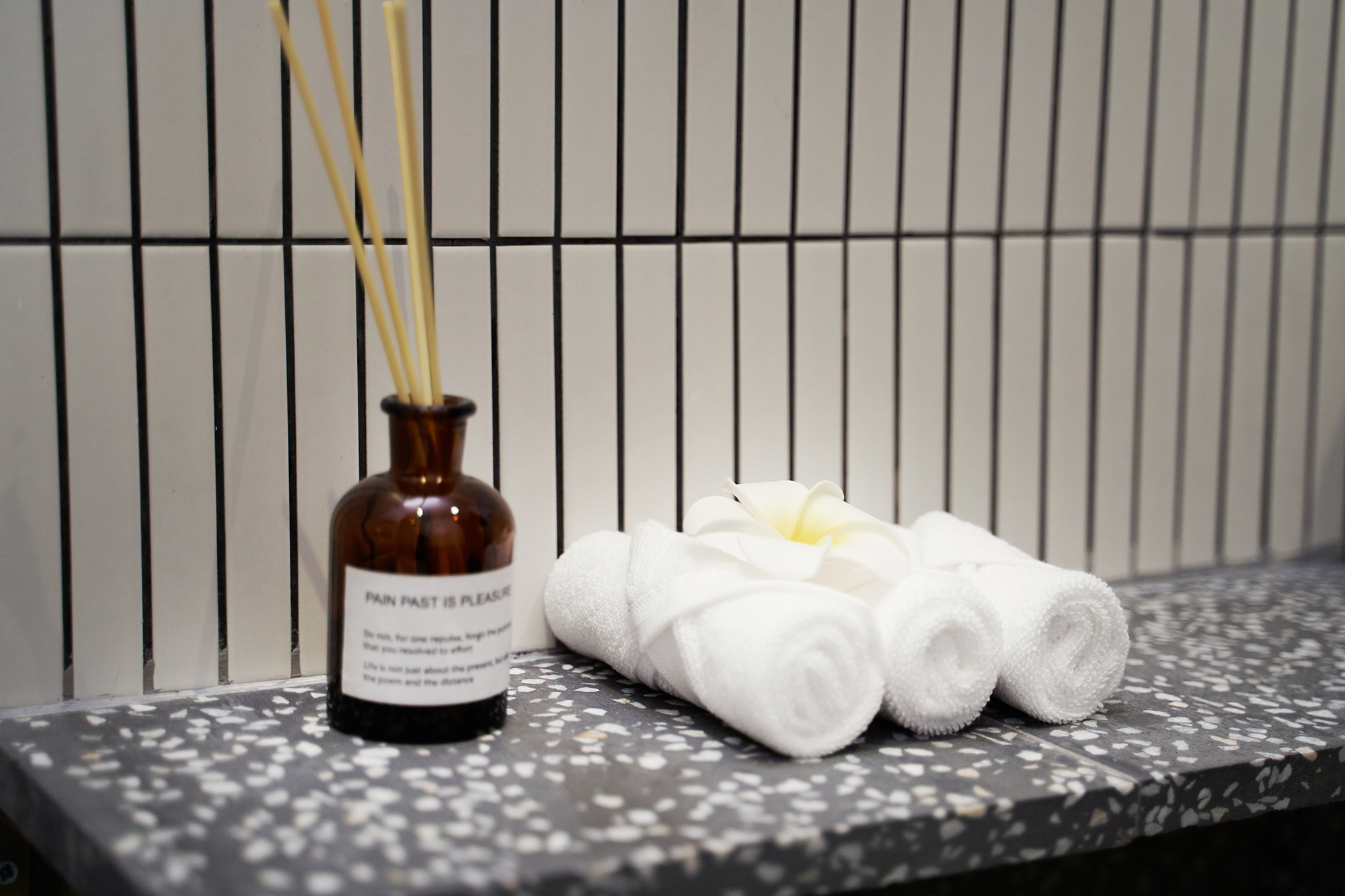 灯灯灯凳创意有限公司|AROMADREAM泰寐泰式按摩水疗店