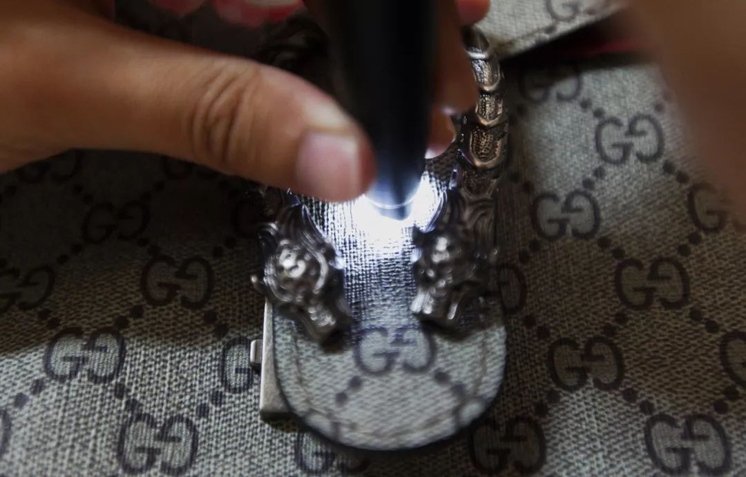 代购奢侈品包包造假,揭露奢侈品海外代购造假