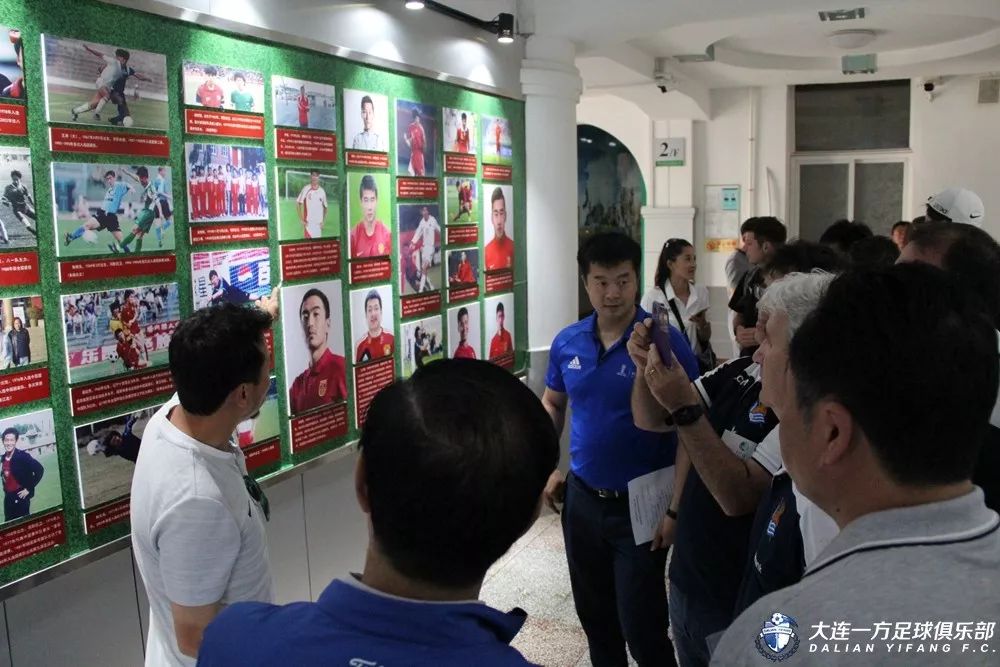 中国青训与国外青训,蓝队青训国青