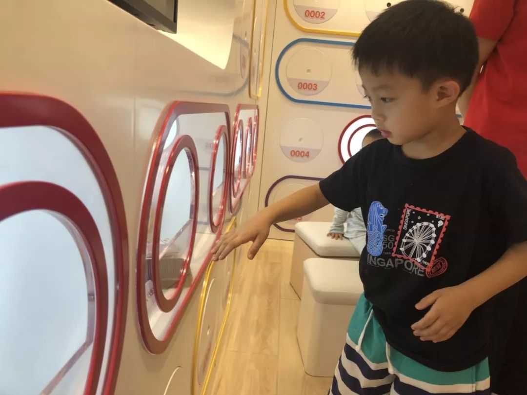 二宝爸探店|魔都市中心新开了一家布鲁可积木店!还请你们带娃免费来体验拼搭~