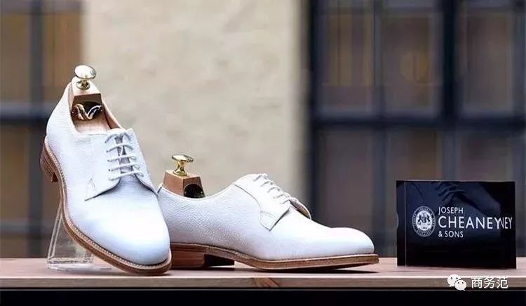 英国女王的鞋,英国女王加冕鞋子