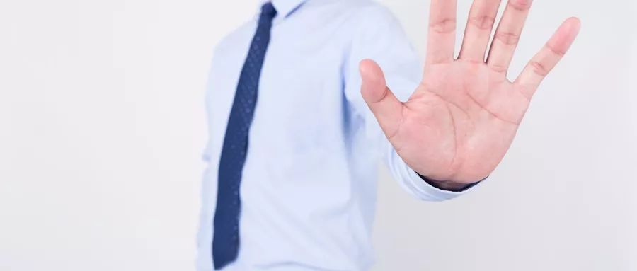 注意！无良男子*拍偷**女生隐私部位，地铁警方教你这样应对