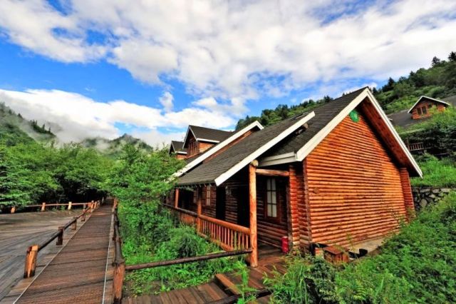 限时抢购||399元抢白马王朗酒店2大1小套票