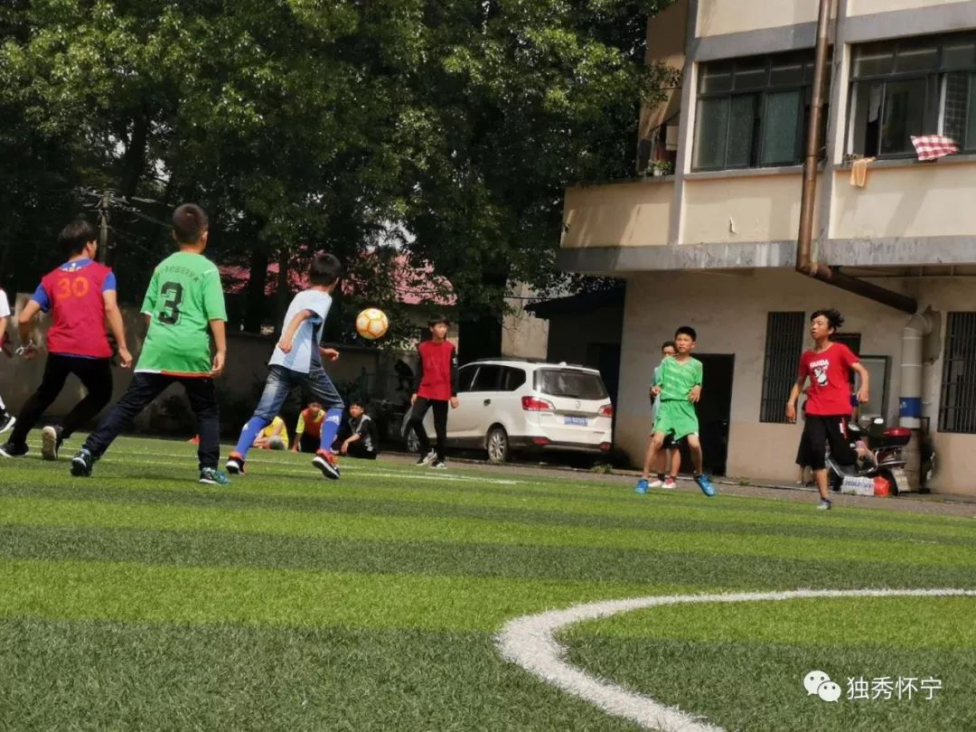 校园里的快乐生活,校园快乐足球文案