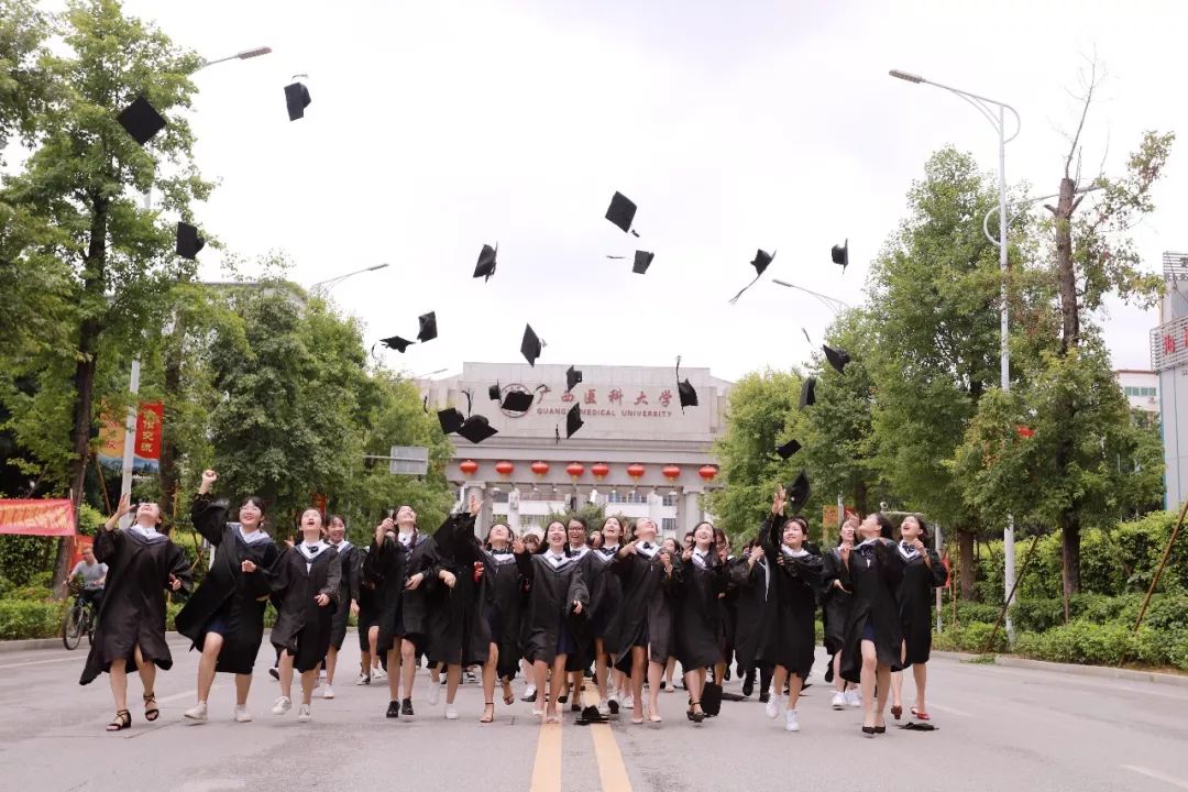 毕业季这就是青春最美的样子,毕业季好看女孩