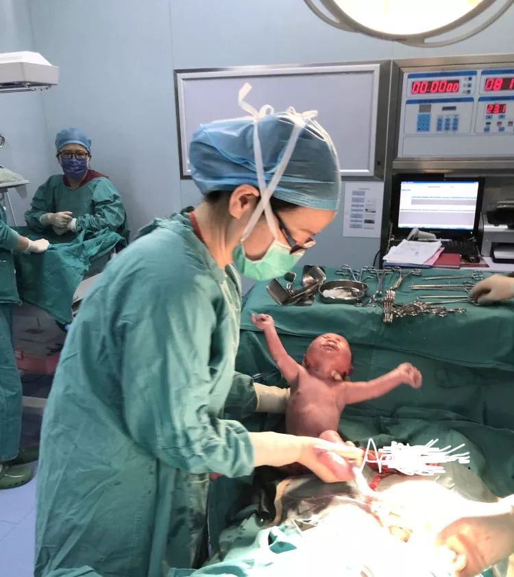 新华社CNC“新华大健康”一妇婴直播周第四天：6月27日直播预告——怀孕生孩子那些事