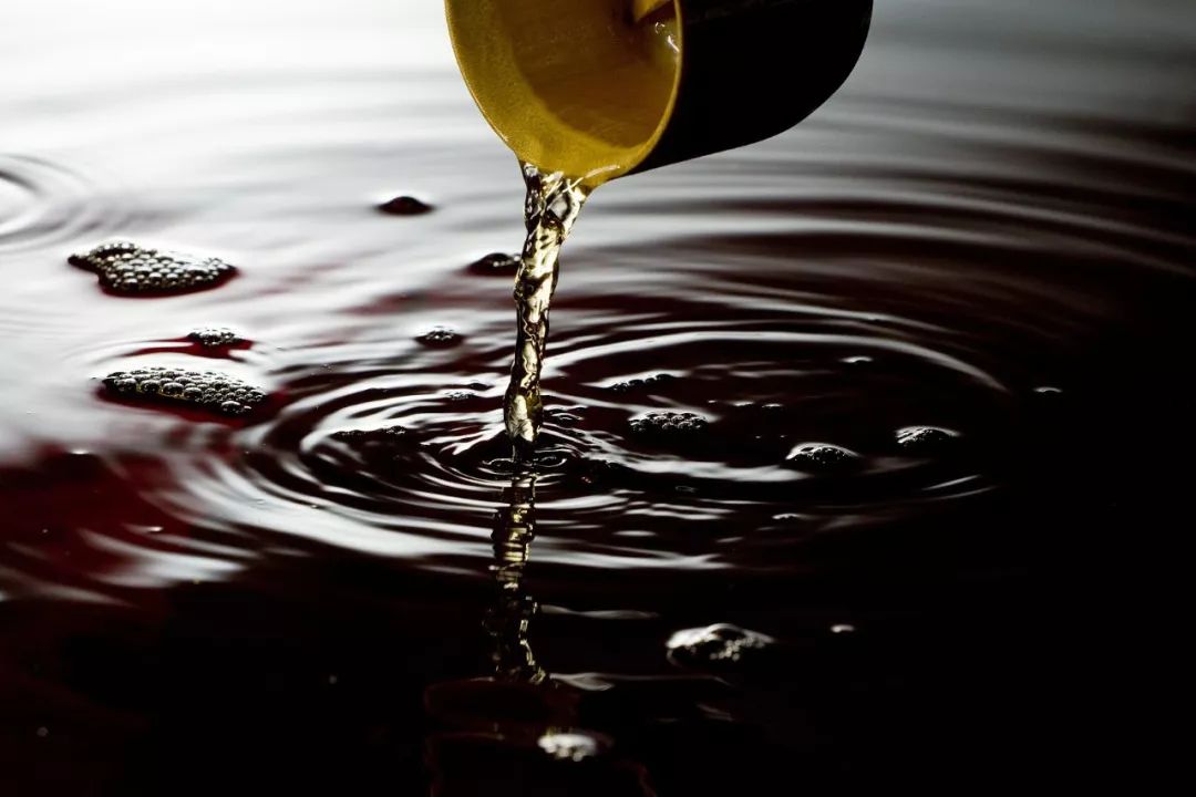 生抽老抽酱油味极鲜的区别,生抽老抽味极鲜有何不同