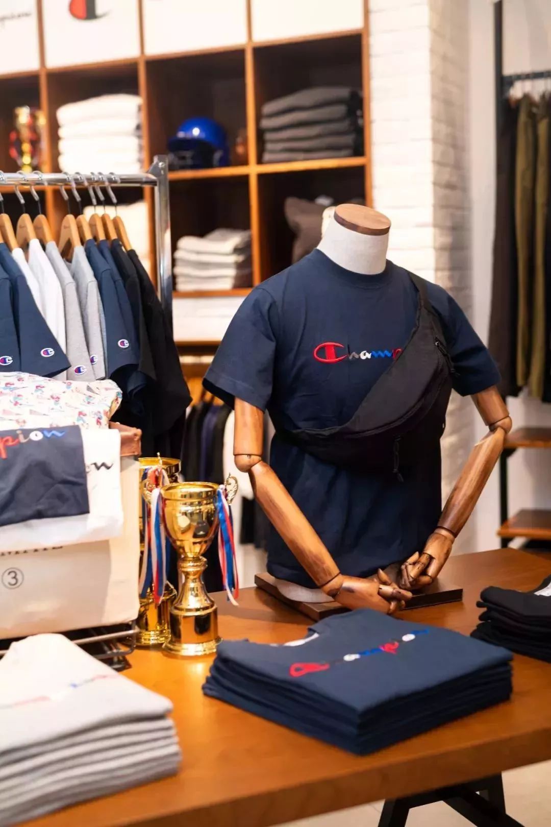 耐克，匡威低至4折再享折上折！人气品牌第二件折上5折！年中大促，嗨购10天，来杉井随便买