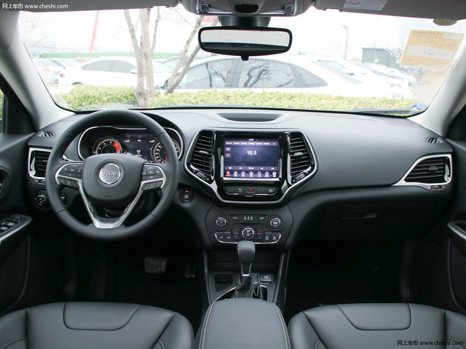 介绍几款适合家用的国产四驱suv,奔驰suv20-30万女性款越野四驱