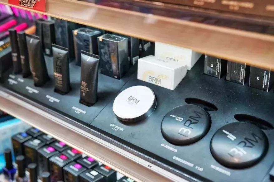 中国游客爆买日本药妆,中国游客日本药妆店