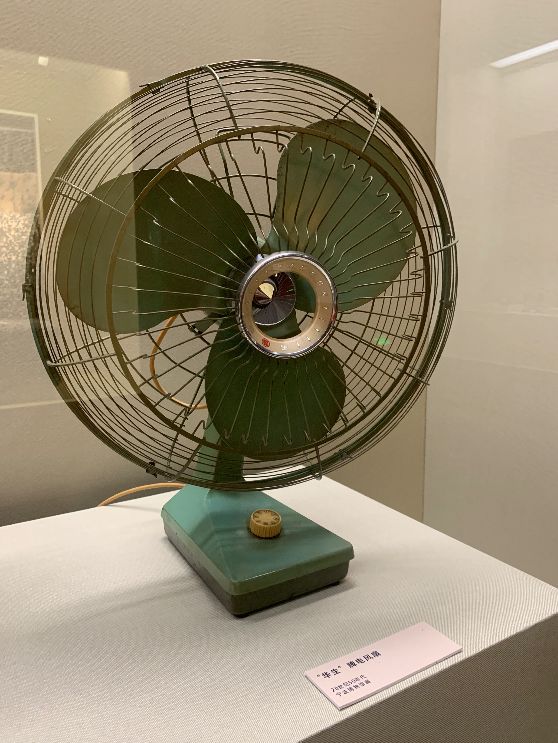 宁海人30年前买的电扇依旧转啊转，怀念那些老物件...