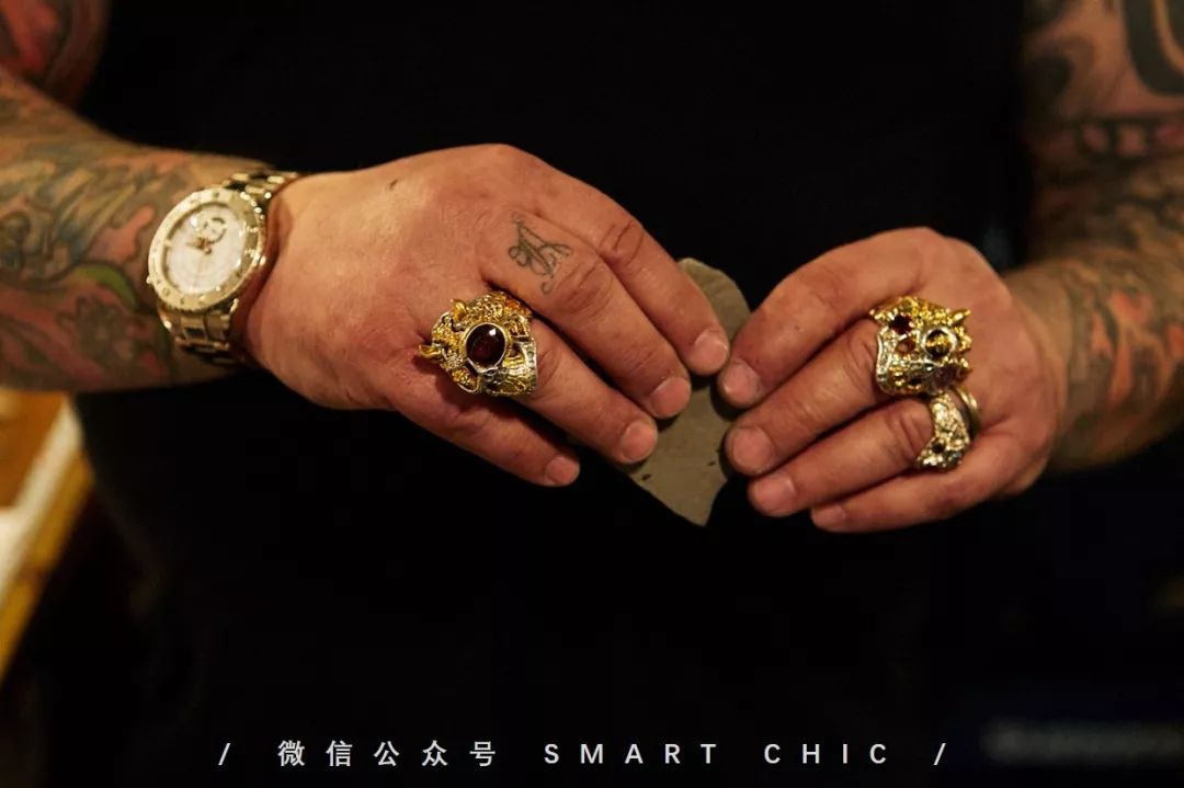 六叔的银饰没我的帅，还没我的便宜