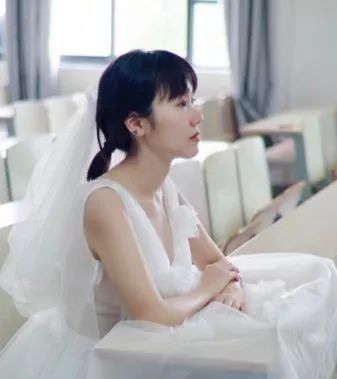 毕业照告别的是我们的青春,毕业照是我们永久的留念