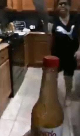 甄子丹赵文卓瓶盖挑战,赵文卓挑战长风镖局踢瓶盖