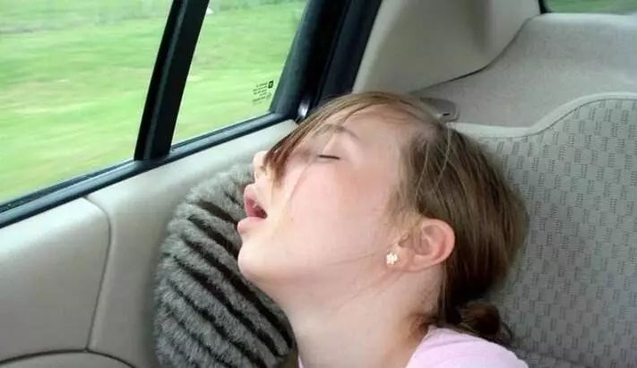 开车时间长了颈椎不舒服,在车上睡的颈椎疼怎么办