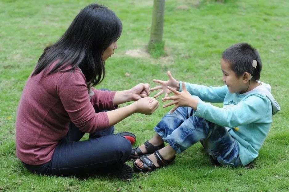 诺尔康人工耳蜗怎么充电视频教程,诺尔康人工耳蜗abcd模式