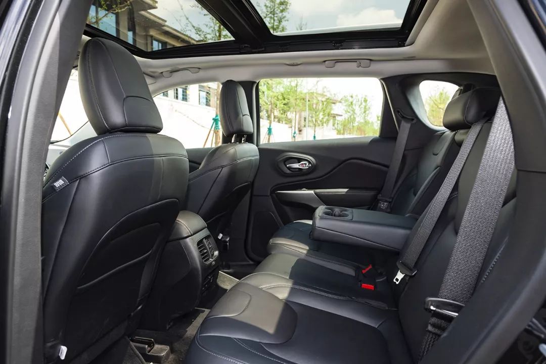 2020款jeep自由光试驾,jeep性能版自由光