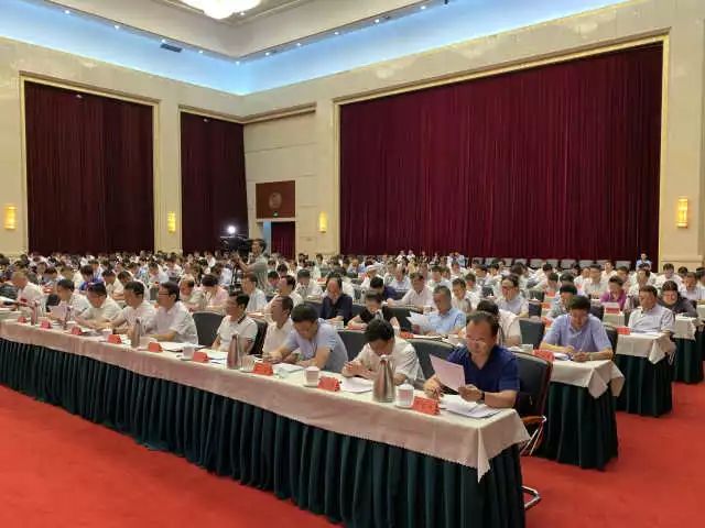 宁夏这些人和集体获表彰啦！石泰峰咸辉接见受表彰代表！