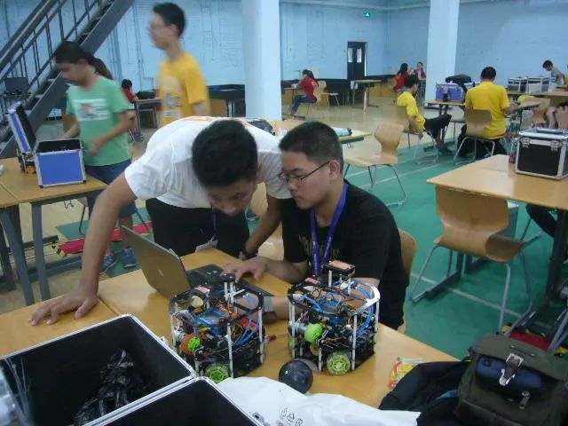 西安学习ai人工智能技术学校,西安高级中学今年招收人数