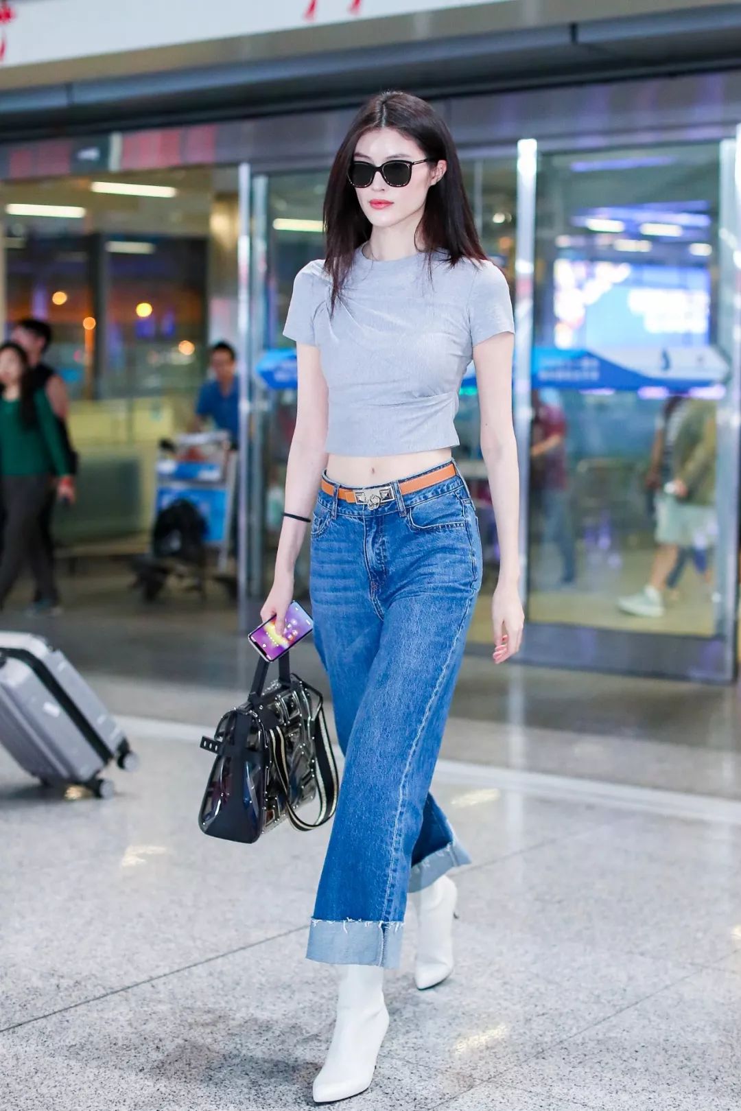 空调房里太冷怎么办,空调房太冷怎么办穿什么外套