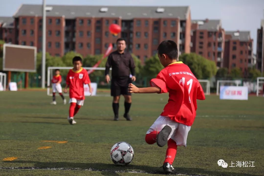 足够精彩校园足球联赛火热进行中,足够精彩足球比赛