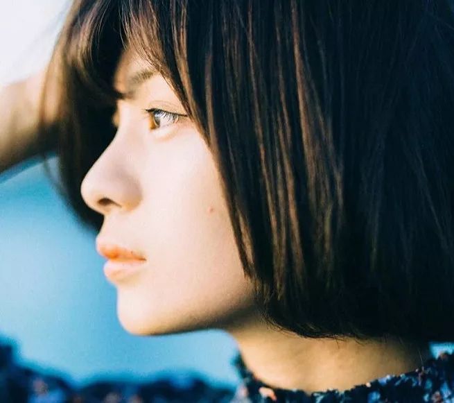 这样拍背影真的太好看了,怎样拍侧脸好看霸气