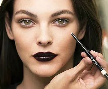 Beauty|CHANEL开挂、DIOR大女人？一线秋季彩妆速递