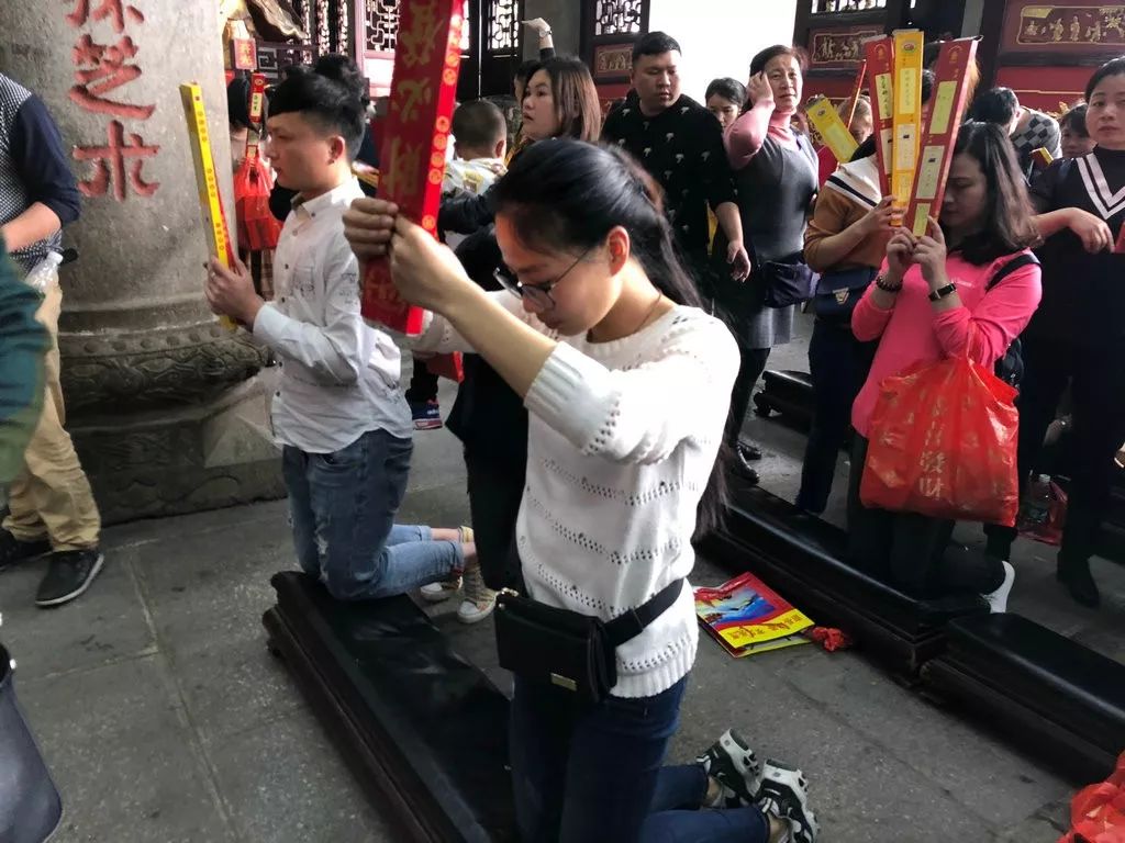 中华传统习俗，祭拜祖宗神明为何要上香？