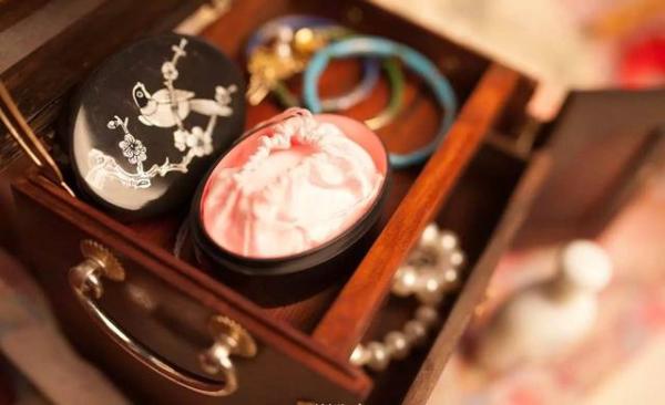 真国货伪国货护肤品,十大不值得买的国货护肤品