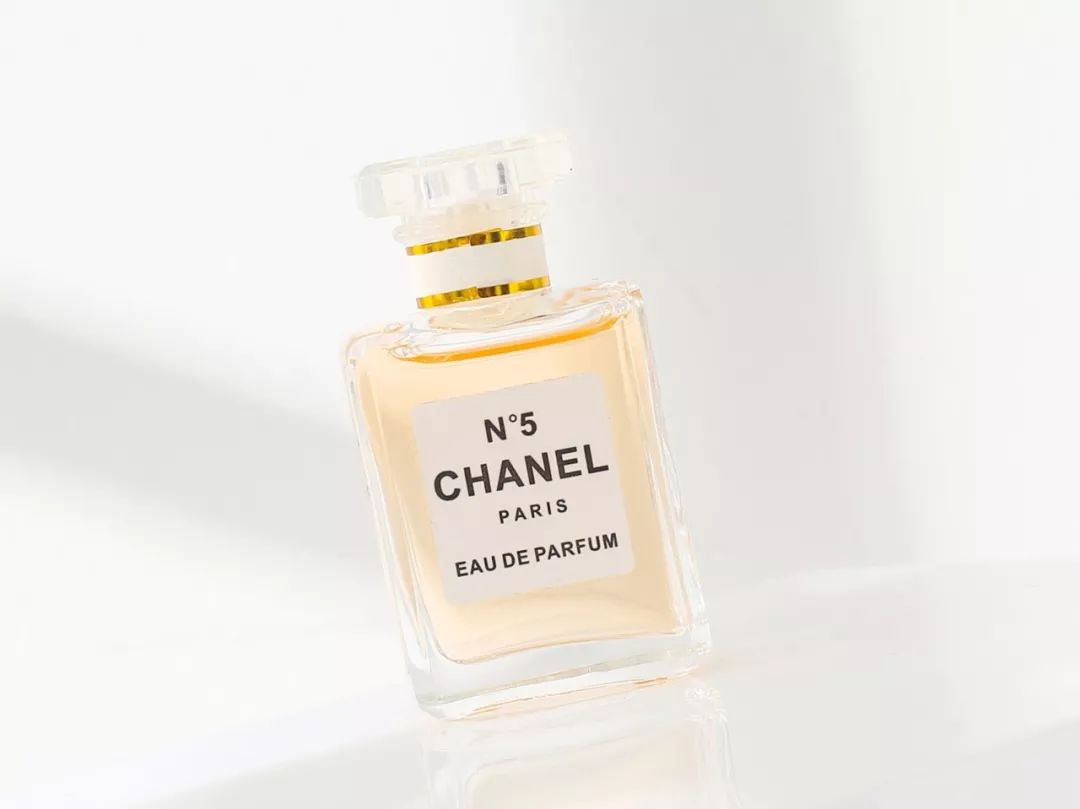 香奈儿经典款香水图片及价格,100多的香奈儿香水是真的吗