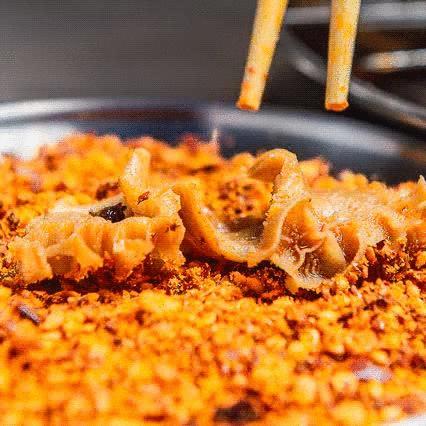 火爆热闹的烧烤,火热地带烧烤