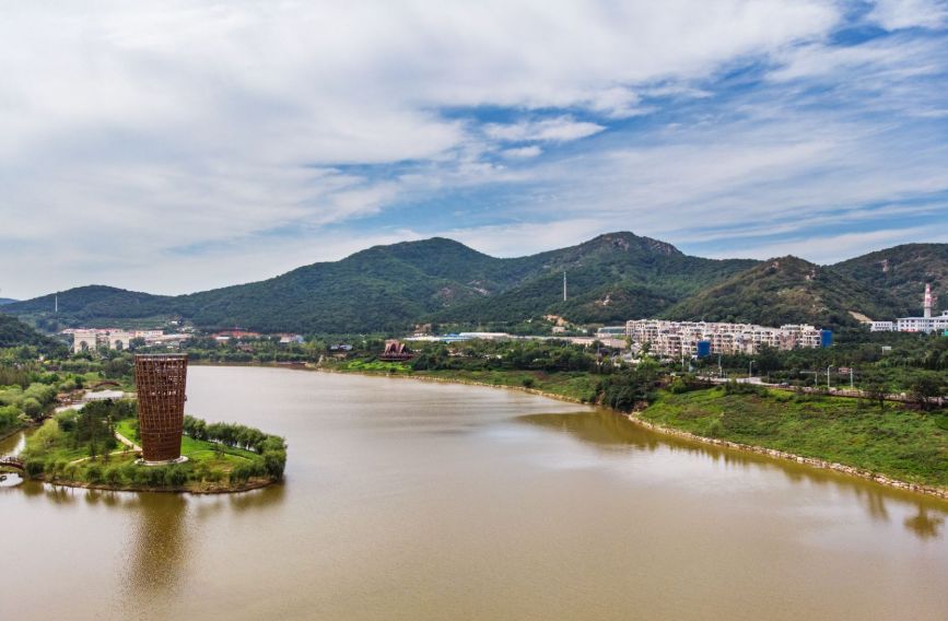 旅行春色棠梨湖公园,旅行大连棠梨湖公园秋叶风景