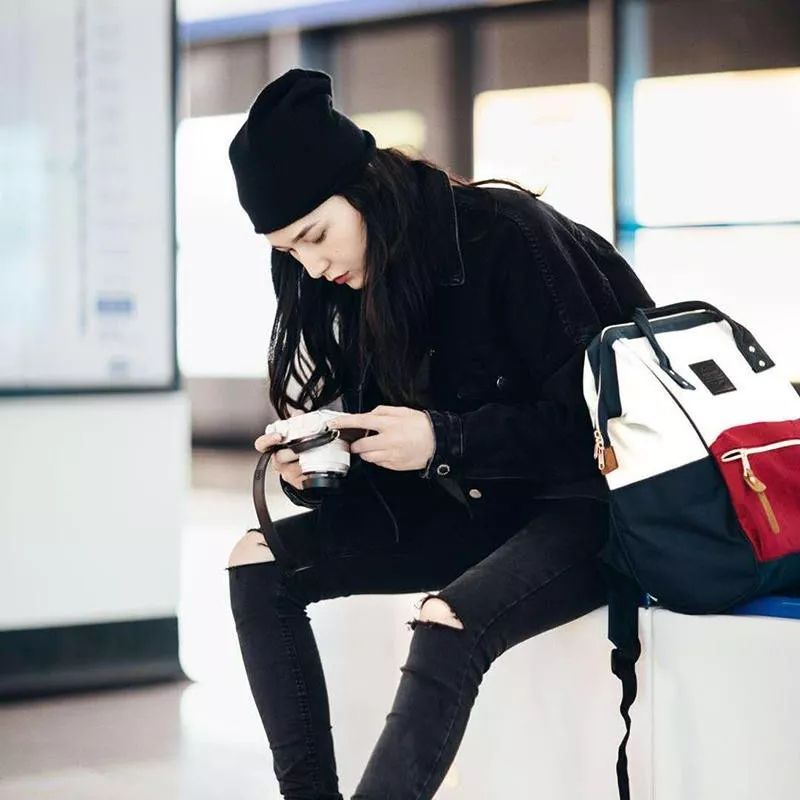 谁背谁潮！这款超能装的离家出走包，火了