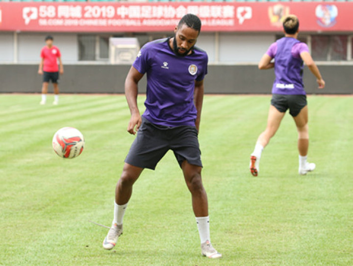 黑龙江fc对长春亚泰,黑龙江fc对战青岛黄海