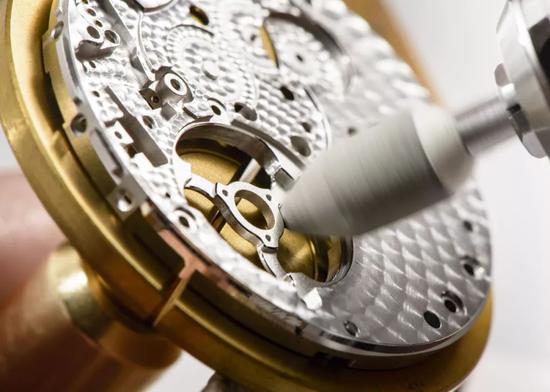 又薄又轻的高端腕表,什么东西又薄又耐磨