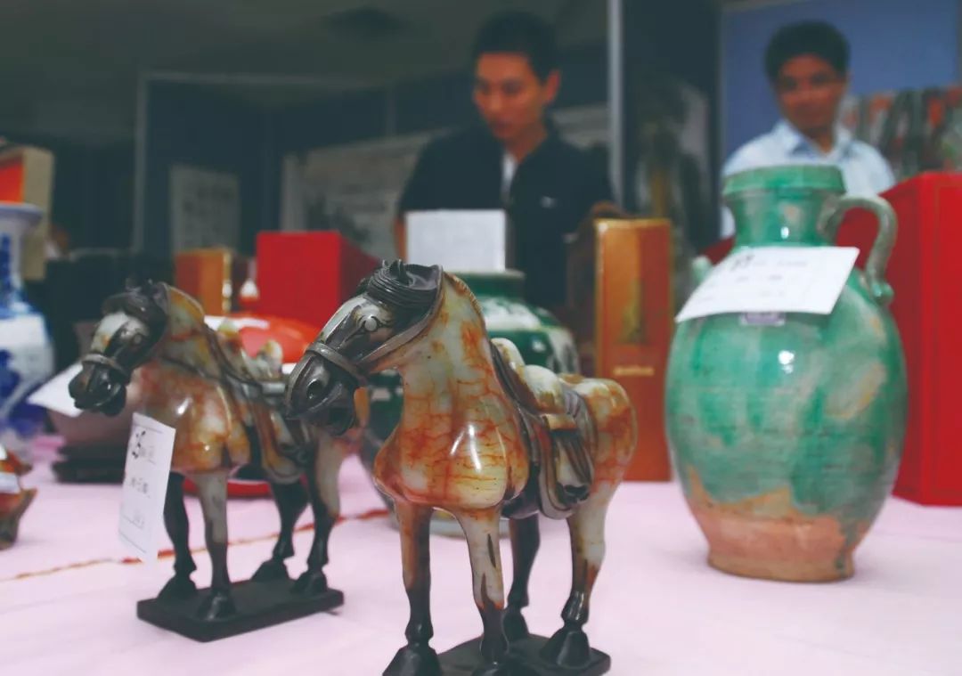 他们在贪官赃物拍卖中“捡漏”