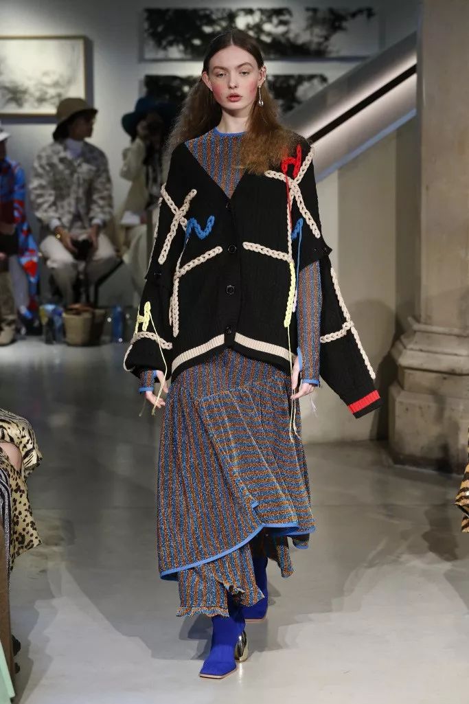 21年秋冬女装流行趋势,21年秋冬女装流行色