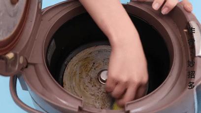 电饭锅这个位置要经常擦,电饭锅怎么擦才能更省电